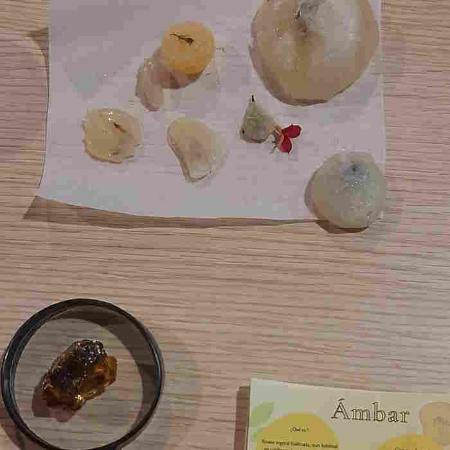 Ámbar con caramelo
