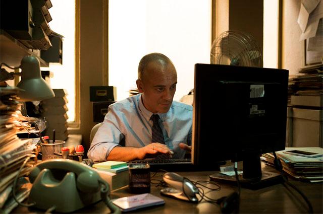 Gehe zu Bild El director Manuel Martín Cuenca presenta El autor en el preestreno de la película en Laboral Cinemateca